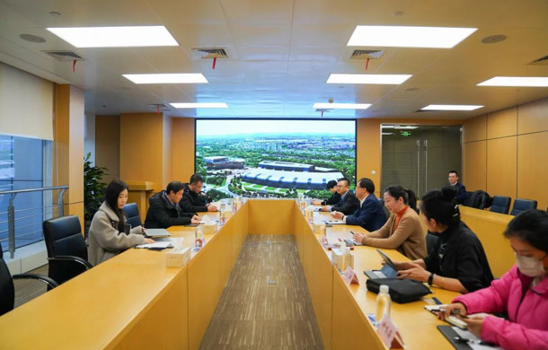 工信部信息中心主任付京波一行到访汽车城参观调研