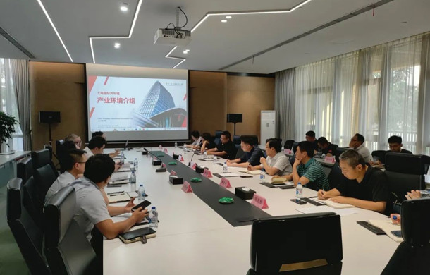 北京市顺义区副区长杜跃一行来访汽车城参观调研