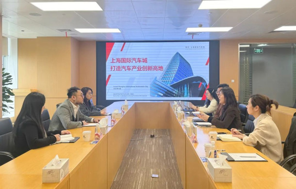 宾尼法利纳中国区领导一行到访汽车城座谈交流