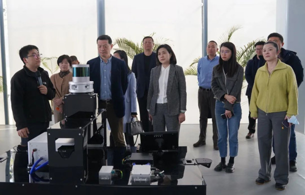 闵行区政协一行到访汽车城考察调研