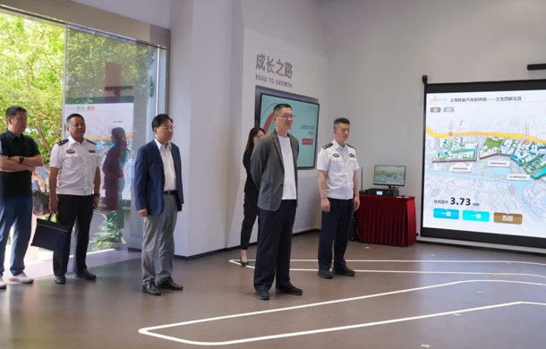 区领导调研汽车城区领导调研汽车城