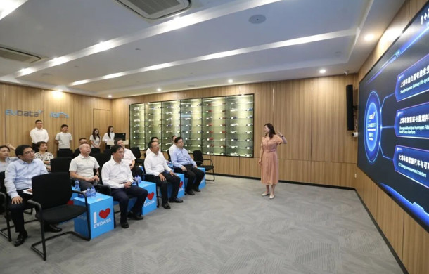 区委书记肖文高调研汽车城集团