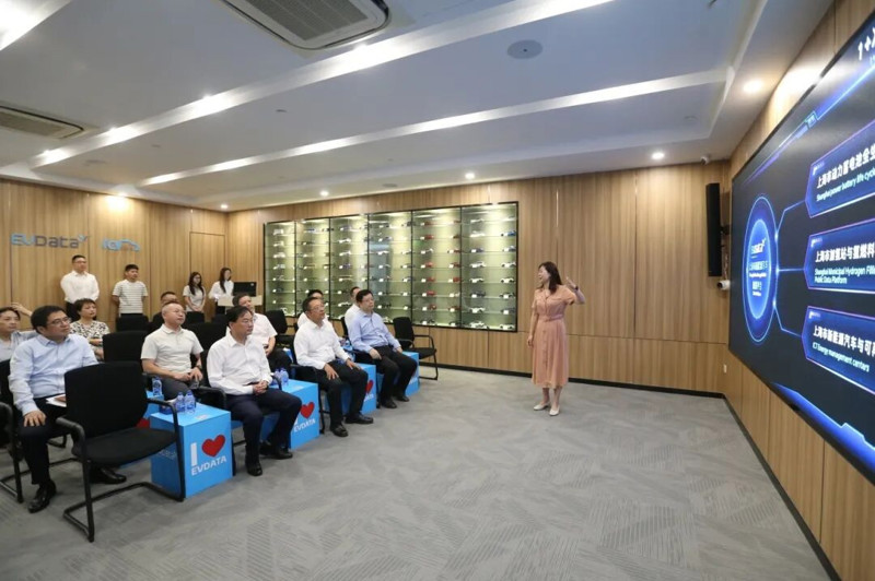 区委书记肖文高调研汽车城集团